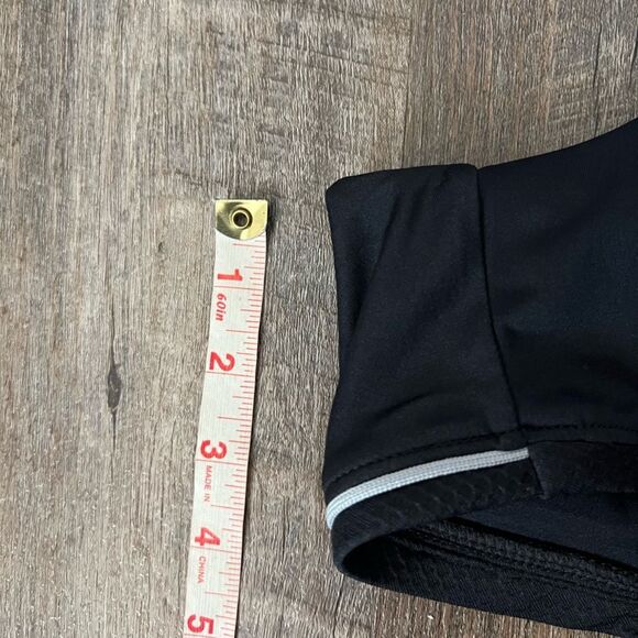 Under Armour Wome's Knit Shorts- Size 3X - Picture 8 of 8